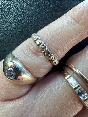 Antique 14k Gold Carved Scrollwork Ring